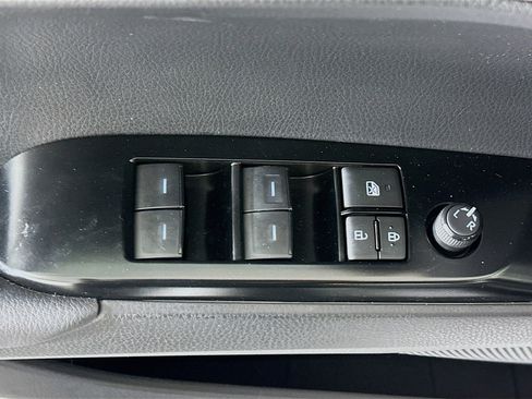 Used 2025 Toyota Camry LE image 12