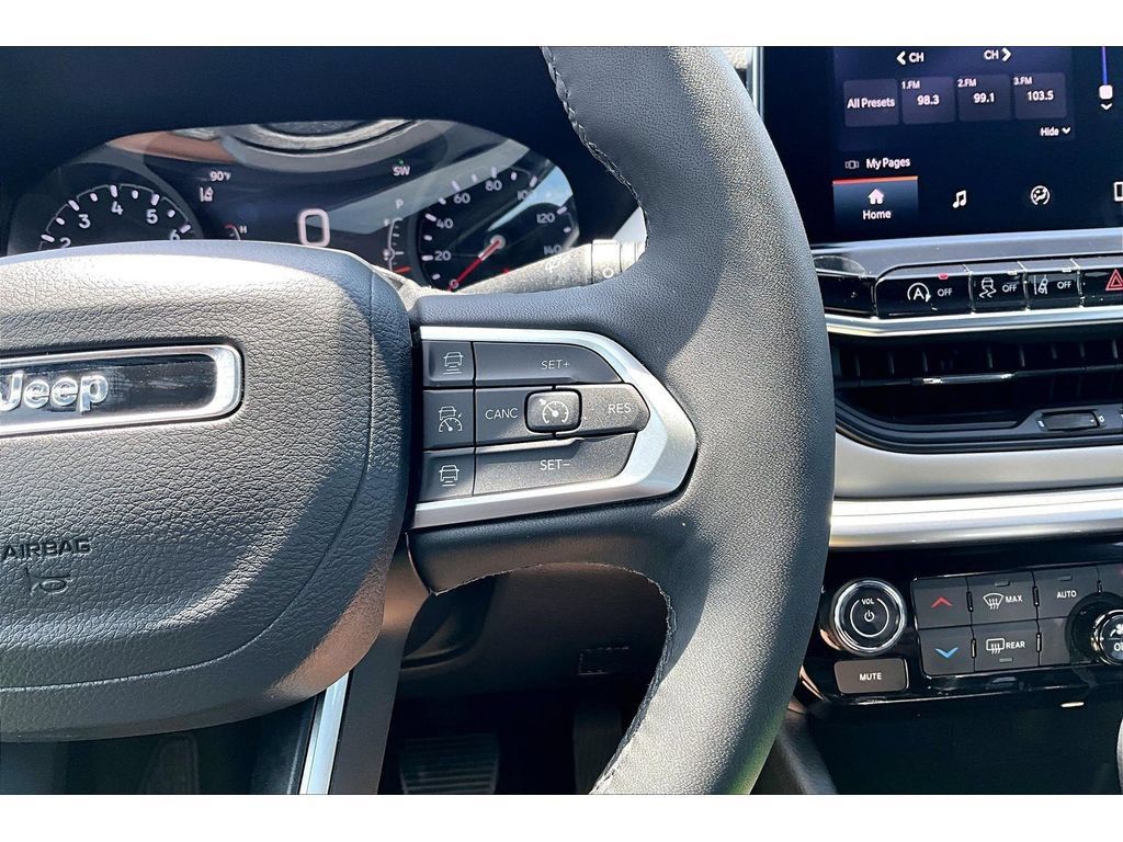 Certified 2026 Jeep Compass Limited AWD/4WD image 28