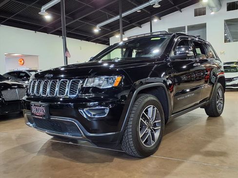 Certified 2019 Jeep Grand Cherokee Limited image 3