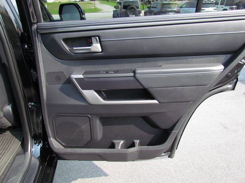 Used 2023 Toyota Sequoia Platinum AWD/4WD image 19