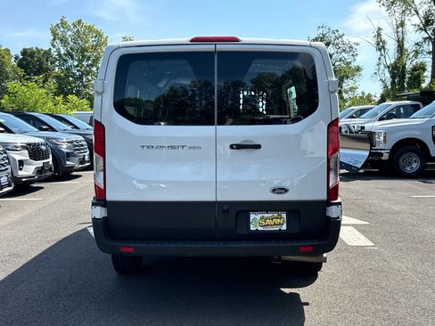 Used 2025 Ford Transit 250 Low Roof RWD image 5