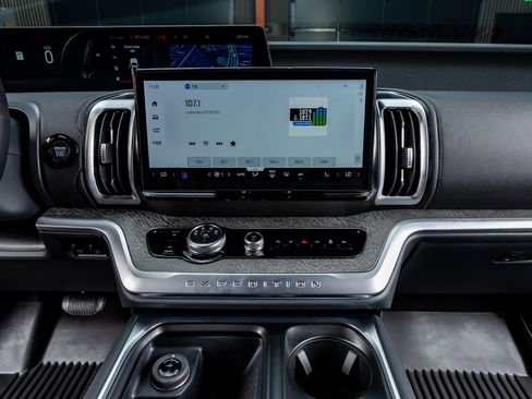 Used 2025 Ford Expedition Tremor image 24