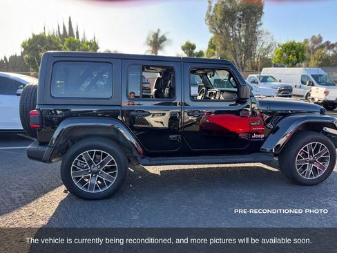 Used 2023 Jeep Wrangler Unlimited Sahara w/ Cold Weather Group AWD/4WD image 7