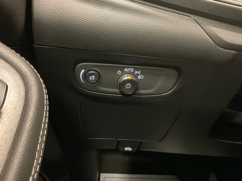 Used 2024 Buick Encore GX Sport Touring image 14