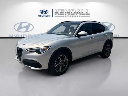 Used 2023 Alfa Romeo Stelvio Sprint RWD image 3