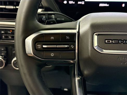 Used 2025 GMC Yukon Denali AWD/4WD image 18