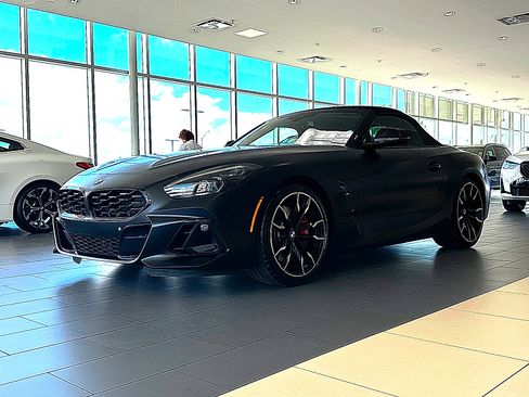 New 2026 BMW Z4 M40i RWD image 2