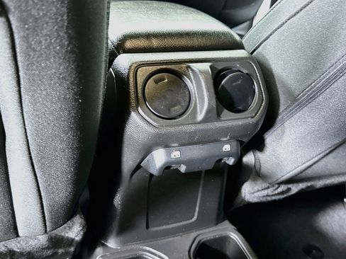Used 2022 Jeep Wrangler Unlimited Sport AWD/4WD image 27
