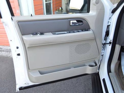 Used 2010 Ford Expedition XLT AWD/4WD image 27