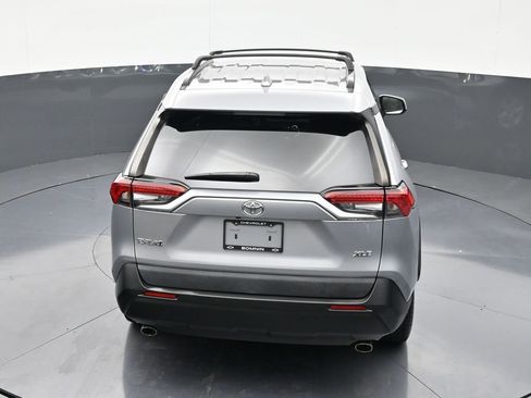 Used 2020 Toyota RAV4 XLE FWD image 15