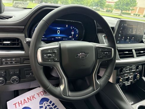 Used 2024 Chevrolet Tahoe Z71 w/ Luxury Package AWD/4WD image 16