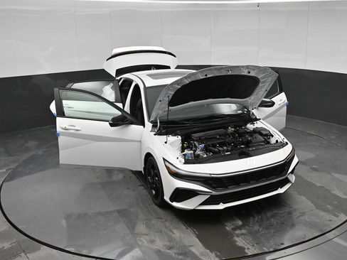 New 2026 Hyundai Elantra SEL Sport FWD image 39