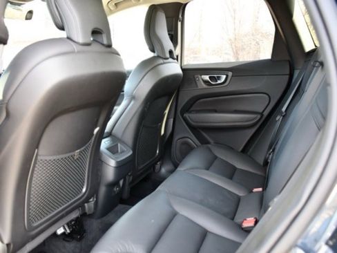 Certified 2025 Volvo XC60 B5 Plus image 15