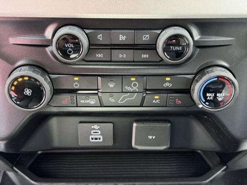 Used 2024 Ford F550 4x4 Crew Cab Super Duty w/ XLT Value Package image 24