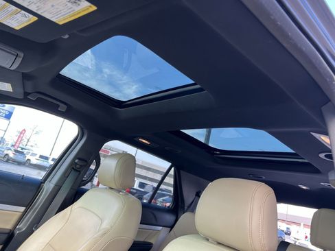 Used 2016 Ford Explorer XLT w/ Equipment Group 202A image 23