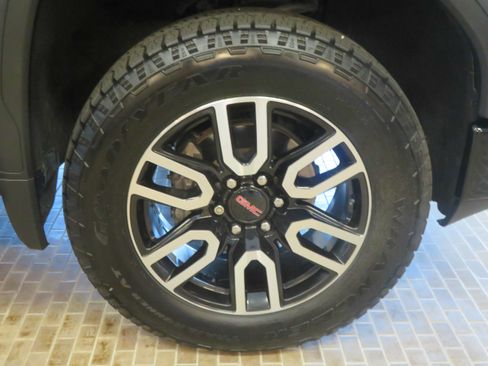 Used 2021 GMC Sierra 1500 AT4 w/ AT4 Premium Package AWD/4WD image 10