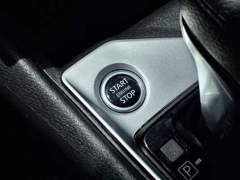Used 2025 Nissan Altima 2.5 SV FWD image 19