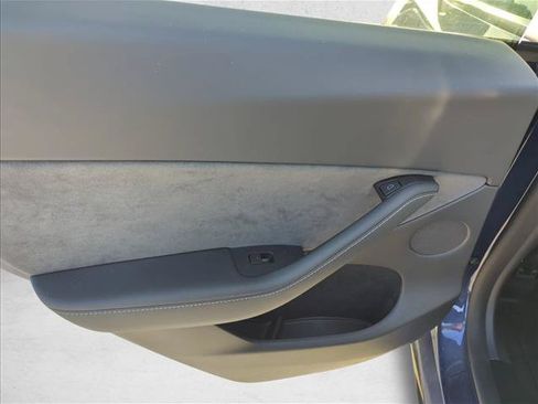 Used 2024 Tesla Model Y Performance AWD/4WD image 9