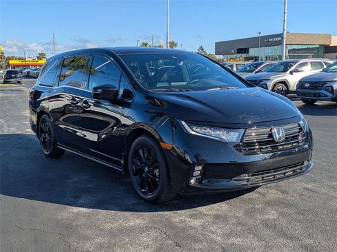 Used 2024 Honda Odyssey Sport image 3