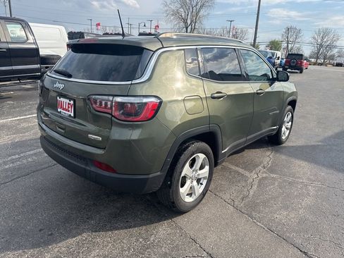 Used 2019 Jeep Compass Latitude w/ Cold Weather Group image 3