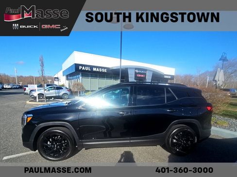 Used 2023 GMC Terrain SLT w/ Infotainment Package II image 3