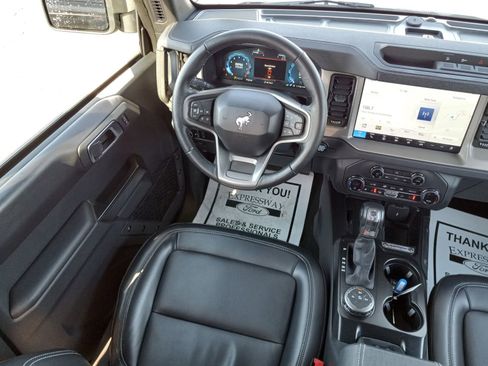 Used 2025 Ford Bronco Outer Banks image 14