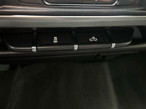 Used 2018 Chevrolet Silverado 1500 LT image 26