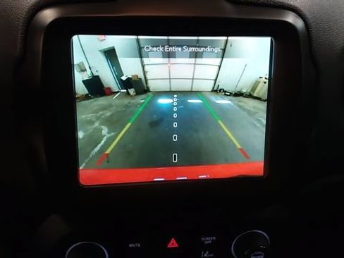 Used 2022 Jeep Renegade Altitude w/ Convenience Group AWD/4WD image 27