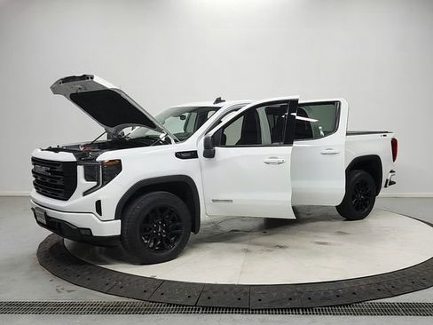 Used 2024 GMC Sierra 1500 Elevation w/ Preferred Package AWD/4WD image 11