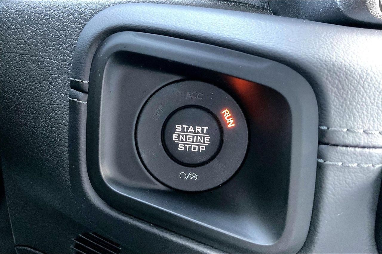 New 2026 Jeep Wrangler Unlimited Sahara AWD/4WD image 17