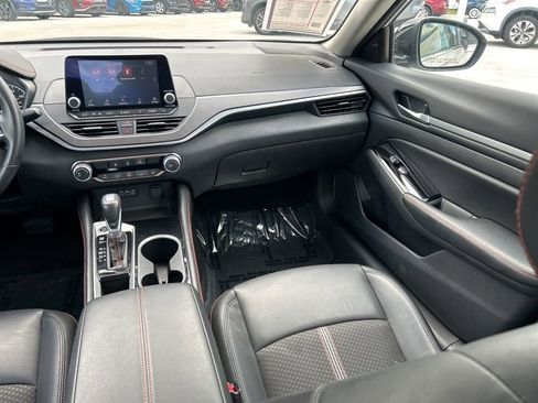 Certified 2025 Nissan Altima 2.5 SR FWD image 13