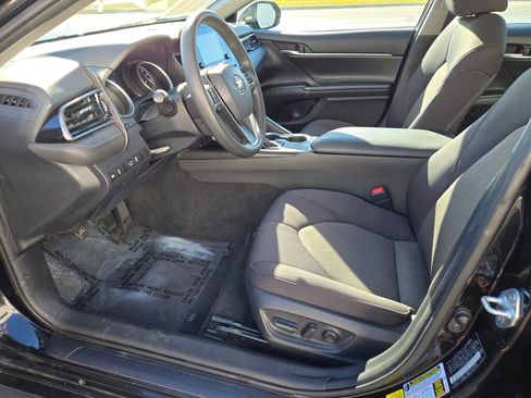 Used 2021 Toyota Camry LE image 20