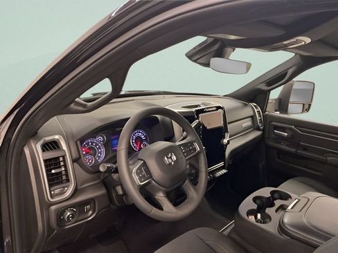 Used 2025 RAM 2500 Big Horn AWD/4WD image 8