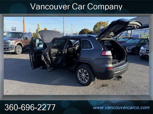 Used 2019 Jeep Cherokee Latitude Plus w/ Cold Weather Group image 27