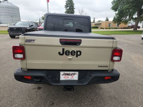 Used 2020 Jeep Gladiator Sport w/ Quick Order Package 24S AWD/4WD image 4