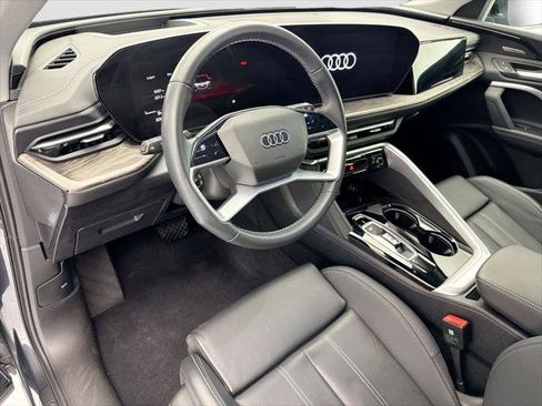 Certified 2025 Audi Q5 Premium Plus w/ Premium Plus AWD/4WD image 9