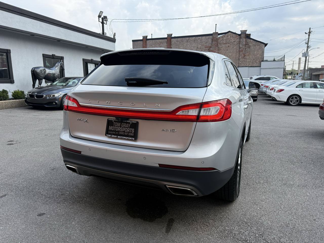 Used 2016 Lincoln MKX Select w/ Select Plus Package AWD/4WD image 3