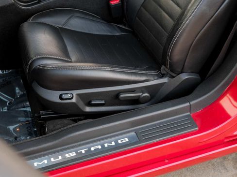 Used 2013 Ford Mustang Premium image 27