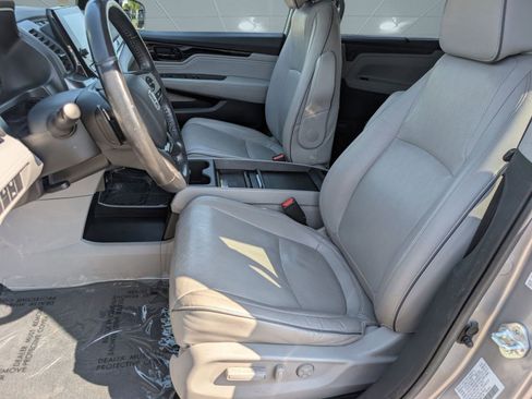 Used 2023 Honda Odyssey Elite image 5