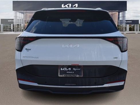 New 2026 Kia Sportage EX w/ EX Panoramic Sunroof Package image 4