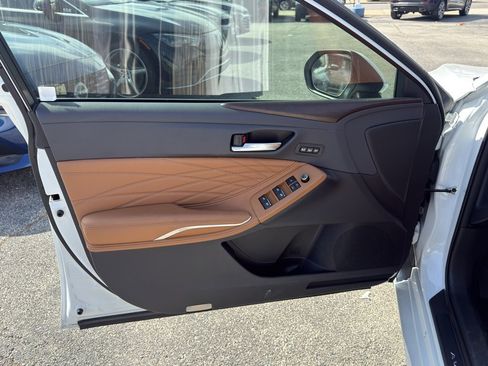 Used 2019 Toyota Avalon Limited w/ Advanced Safety Package image 9