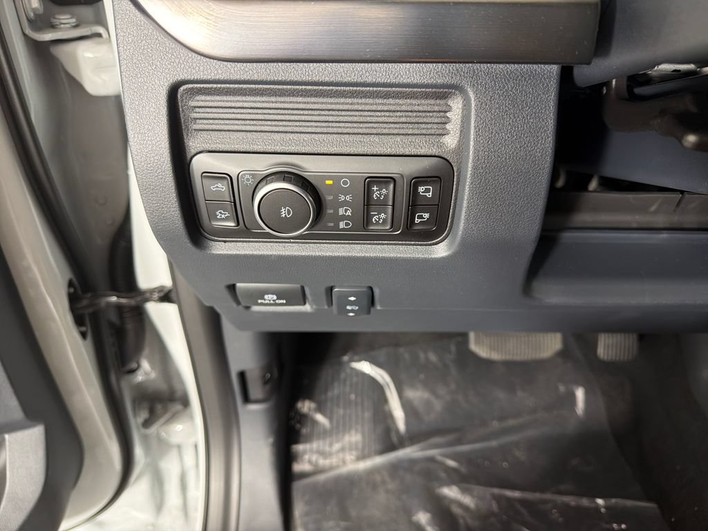 New 2026 Ford F350 Lariat w/ Tremor Off-Road Package AWD/4WD image 16