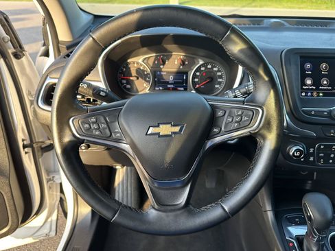 Used 2024 Chevrolet Equinox LT AWD/4WD image 24