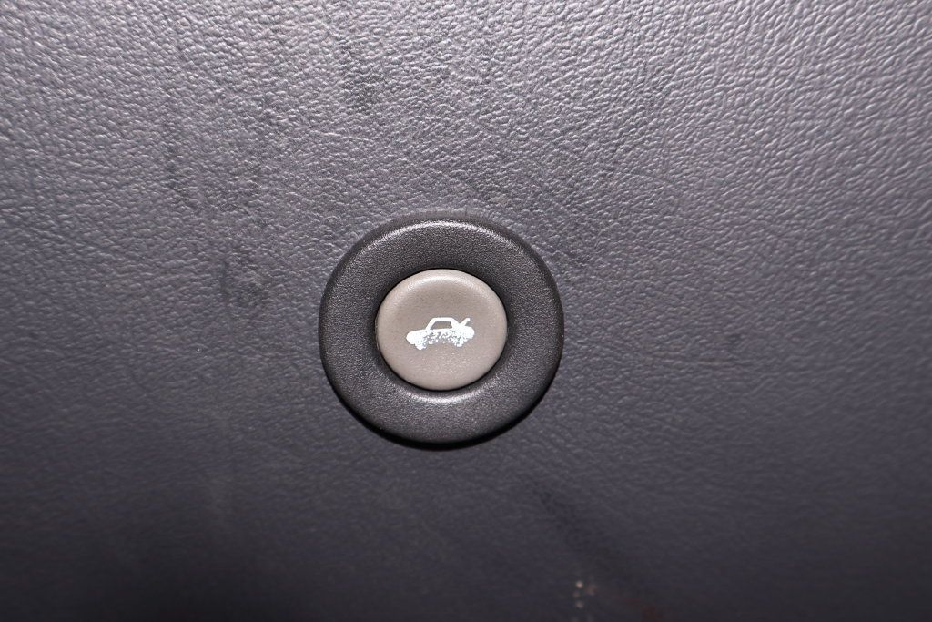 Used 2002 Pontiac Sunfire SE w/ Sun & Sound Pkg FWD image 21
