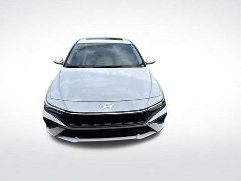 Used 2026 Hyundai Elantra Limited FWD image 8