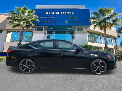 Used 2024 Nissan Altima 2.5 SR FWD image 4