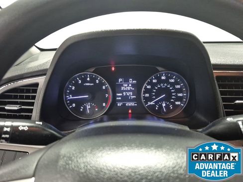 Used 2017 Hyundai Elantra SE image 19