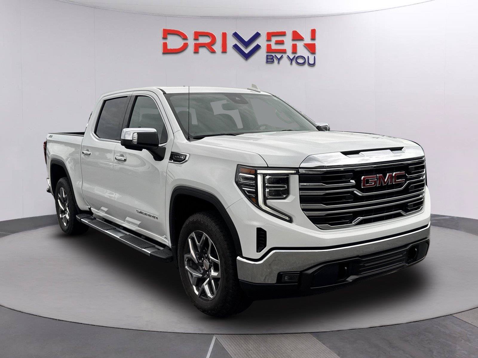 Used 2024 GMC Sierra 1500 SLT w/ SLT Premium Package AWD/4WD image 2