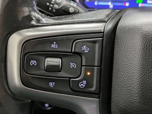 Used 2022 Chevrolet Silverado 1500 LT AWD/4WD image 8