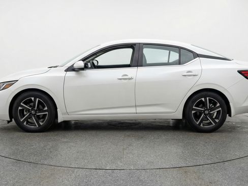 Used 2025 Nissan Sentra SV FWD image 5